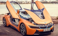 Cặp siêu xe BMW i8 khoe vẻ đẹp trên đường phố Đà Nẵng