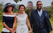 Cô dâu ghép hình anh trai đã khuất vào ảnh cưới