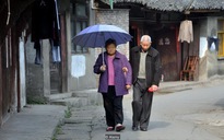 Trung Quốc “xuất khẩu” người già