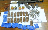 9X sắm cả “kho” súng AK, lựu đạn để buôn 2.600 viên ma túy