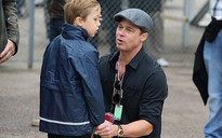 Brad Pitt xúc động gặp lại 6 con