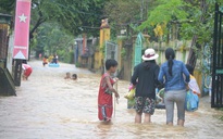 Quảng Nam: 5 thủy điện xả lũ, hạ du ngập nặng