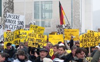 Bé gái Nga bị “hiếp tập thể” tại Đức gây phẫn nộ