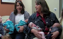Mỹ: Chị em song sinh 2 lần sinh đôi