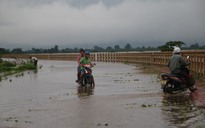 Thủy điện trên sông Ba xả lũ dồn dập