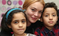 Lindsay Lohan bị tai nạn lìa nửa ngón tay