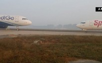 Ấn Độ: Hết máy bay trượt đường băng lại tới đối đầu