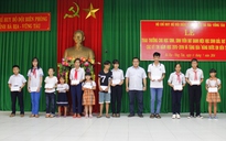 Bà Rịa - Vũng Tàu: Bộ đội đỡ đầu cho 50 học sinh nghèo