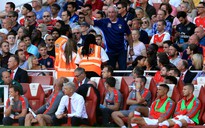 Arsenal thua đau, Wenger bị CĐV điểm mặt
