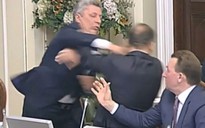 Nghị sĩ Ukraine lại choảng nhau dữ dội tại quốc hội