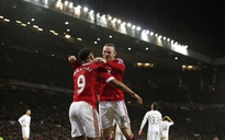 Rooney và Martial giúp M.U thắng trận đầu năm