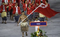 Người cầm cờ đoàn Tonga ở Rio 2016 gây bão mạng xã hội
