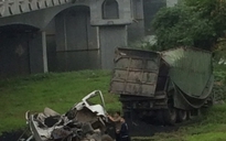 Xe tải tông gãy lan can cầu rơi xuống đất, tài xế tử vong