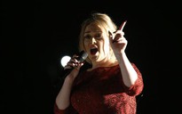 Adele khóc cả ngày sau màn trình diễn ở Grammy 58