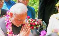 Thủ tướng Ấn Độ thành kính dâng hương tại chùa Quán Sứ