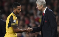 Walcott bùng nổ, Wenger tiến cử “trò cưng” cho tân HLV tuyển Anh