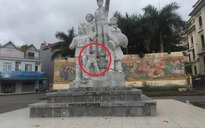 Bức tượng trong tượng đài gãy đổ, 1 bé trai bị thương