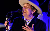 Bob Dylan cuối cùng cũng nhận giải Nobel Văn học