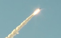Cận cảnh tên lửa Nga nổ bí ẩn ngay sau khi rời bệ phóng