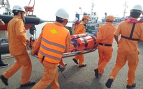 Cứu thuyền viên Trung Quốc bị đột quỵ trên biển
