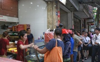 Hà Nội: Xếp hàng dài đợi mua bánh trung thu truyền thống