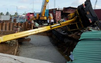 Cần cẩu sập tại công trình “giải cứu” kẹt xe cảng Cát Lái