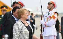 Tổng thống Chile Michelle Bachelet đáp Không lực tới Nội Bài