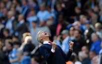 Wenger bỏ ngang phỏng vấn sau trận thua Tottenham