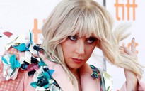 Lady Gaga hoãn lưu diễn đến 2018 vì đau xơ cơ