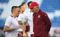 Ancelotti “nhờ” Lewandowski giải cứu Bayern