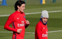 Neymar không nhìn mặt Cavani trong buổi tập