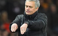 Mourinho: Cầu thủ Man City "mong manh, dễ ngã"