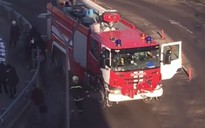 Nga: Xe cứu hỏa đâm trạm xe buýt, 5 người thương vong