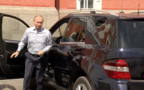 Vị khách bí ẩn trong xe của ông Putin