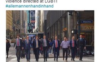 Hà Lan: Đàn ông nắm tay nhau phản đối kỳ thị đồng tính