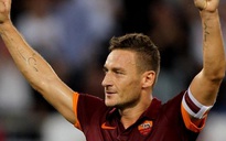 Totti treo giày, chuyển qua làm giám đốc