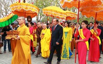 Hàng ngàn người dự khai hội chùa Bái Đính