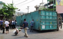 2 người tử vong trong xe ô tô bị container đè là giáo viên