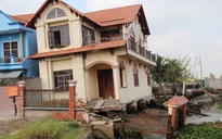 Kinh hãi 27 căn nhà sắp tuột xuống sông Sài Gòn!