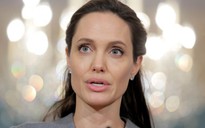 Angelina Jolie chỉ trích Donald Trump, kêu gọi từ bi