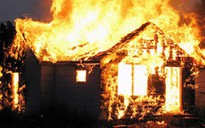 Cha mẹ đi làm sớm, con 5 tuổi chết cháy trong nhà