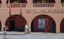 Ban nhạc Eagles kiện khách sạn "Hotel California"