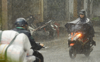 Hôm nay tiếp tục mưa giông, lốc xoáy ở TP HCM