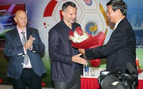 Con Giggs, Scholes có thể học bóng đá ở Việt Nam