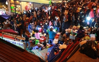 "Chặt chém" du khách nước ngoài ở chợ đêm Đà Lạt