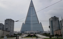 Bắn tên lửa xong, Triều Tiên "xử" tiếp khách sạn hoang phế vài thập kỷ?