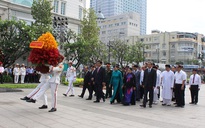Lãnh đạo TP HCM dâng hương Chủ tịch Hồ Chí Minh
