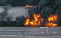 Mỹ: Đám cháy “bí ẩn” thiêu sập cầu cao tốc trong giờ cao điểm