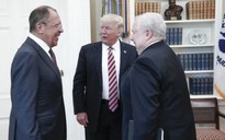 Vừa “trảm” sếp FBI, ông Trump gặp quan chức Nga