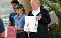 Quay lại Texas, ông Donald Trump chúc nạn nhân bão "thời gian tốt lành"